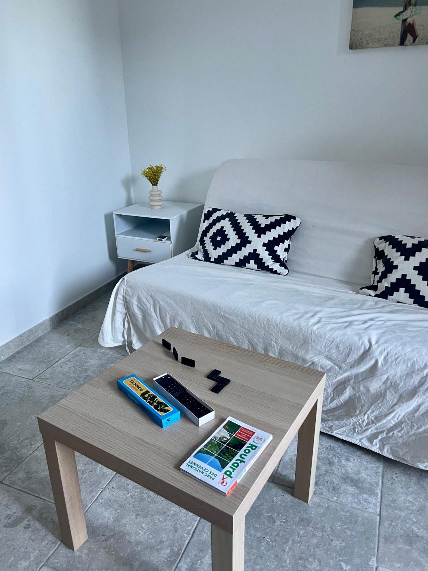 T2 Renove Avec Terrasse Au Coeur Des Cevennes Apartment Saint-Germain-de-Calberte Екстериор снимка